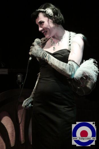 Miss Mama Ulita (D) Ballroom Goes Burlesque - Noels Ballroom Leipzig 17. September 2011 (2).JPG